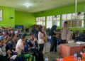 Ps. Kanit Binmas Polsek Jemaja Aipda Yondrialis saat memberikan materi kepada siswa SMAN 1 Jemaja dalam program Polsek Jemaja Goes to School