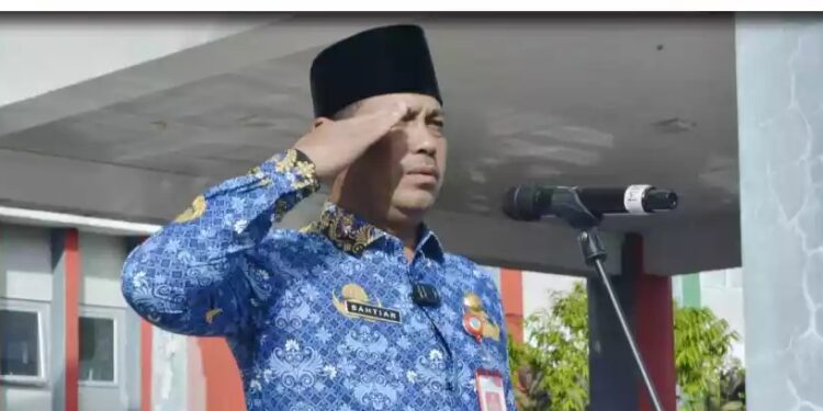 Sekretaris Daerah Kabupaten Kepulauan Anambas, Sahtiar, S.H.,M.M selaku Inspektur Upacara memimpin Upacara Peringatan Hari Kebangkitan Nasional (Harkitnas) ke 118 Tahun 2026, kegiatan ini berlangsung di Halaman Kantor Bupati Kepulauan Anambas