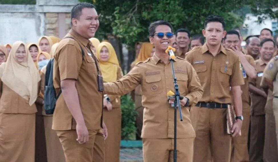 Bupati Karimun, Ing Iskandarsyah, memberikan apresiasi atas komitmen kerja keras ASN dalam mengeksekusi lima program strategis daerah yang terintegrasi secara matang | Foto: Prokopim Karimun
