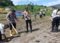 Dukung Swasembada Pangan, Polsek Jemaja Tanam Jagung Serentak di Bukit Padi