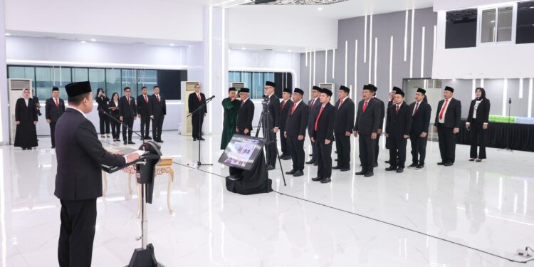 Lantik 130 Pejabat, Menteri ATR/Kepala BPN: Berikan Manfaat dan Pelayanan yang Adil bagi Masyarakat