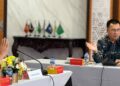 Bupati Anambas Aneng didampingi oleh Sekertaris Daerah Sahtiar saat hadiri rapat sinkronisasi Rancangan Peraturan Daerah (Ranperda) tentang Rencana Tata Ruang Wilayah (RTRW) Provinsi Kepulauan Riau