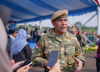 Penutupan Latsarmil Komcad Gelombang I 2026, Wamen Ossy Sebut Latsarmil Perkuat Karakter dan Integritas ASN