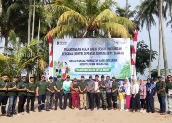 PT TIMAH Sulap Pantai Asmara Dewi, Tanam Pohon Dan Bersih Pantai Jelang Hari Lingkungan Hidup Sedunia 2026