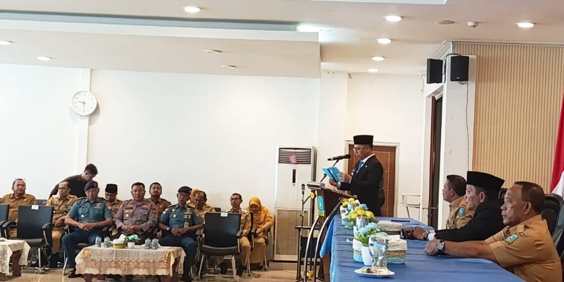 Bupati Anambas Aneng saat berikan sambutan dalam acara pelantikan CPNS menjadi PNS di Aula Prof.DR. Mohamad Zen Kantor Bupati Anambas