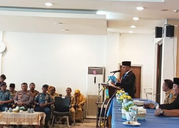 Bupati Anambas Aneng saat berikan sambutan dalam acara pelantikan CPNS menjadi PNS di Aula Prof.DR. Mohamad Zen Kantor Bupati Anambas