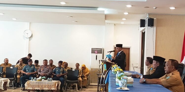Bupati Anambas Aneng saat berikan sambutan dalam acara pelantikan CPNS menjadi PNS di Aula Prof.DR. Mohamad Zen Kantor Bupati Anambas
