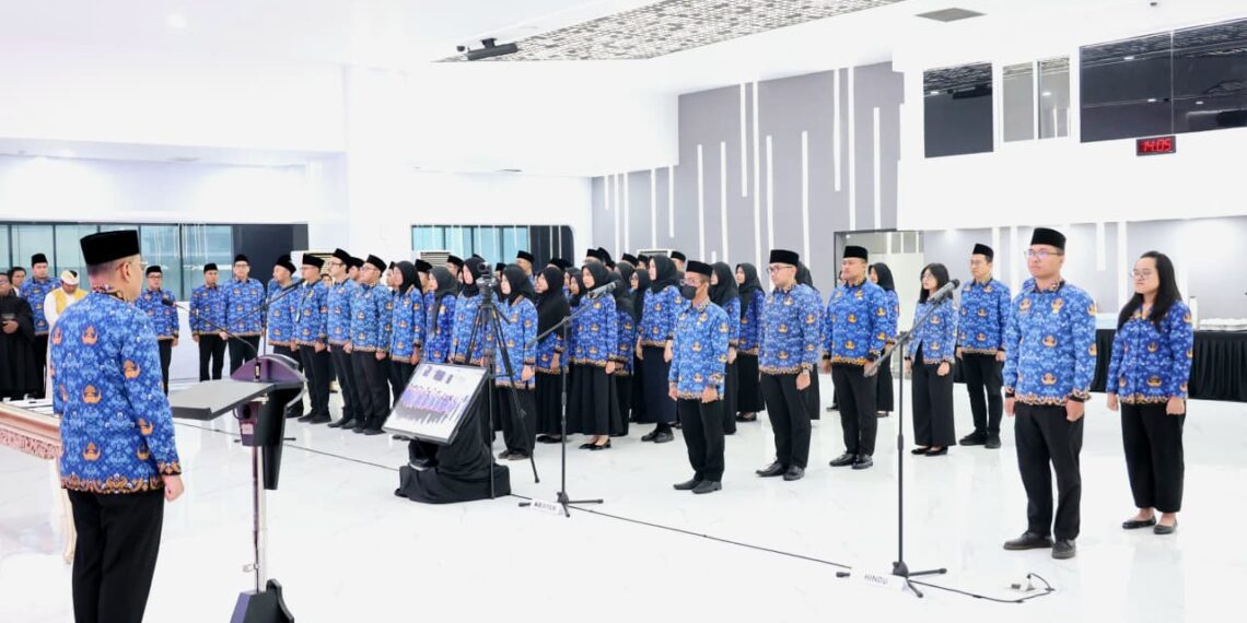 Ambil Sumpah/Janji 1.322 PNS Baru, Wamen Ossy: Awal Mulainya Tanggung Jawab ASN