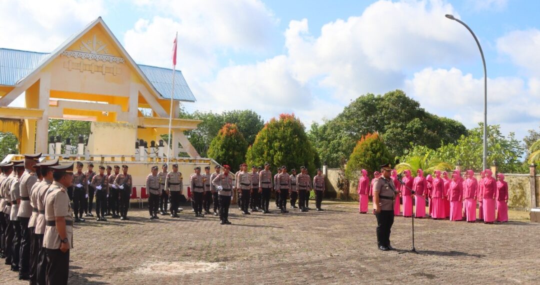 Kapolres Natuna Pimpin Upacara Ziarah dan Tabur Bunga di Taman Makam Pahlawan dalam Rangka HUT Bhayangkara ke-80
