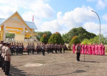Kapolres Natuna Pimpin Upacara Ziarah dan Tabur Bunga di Taman Makam Pahlawan dalam Rangka HUT Bhayangkara ke-80