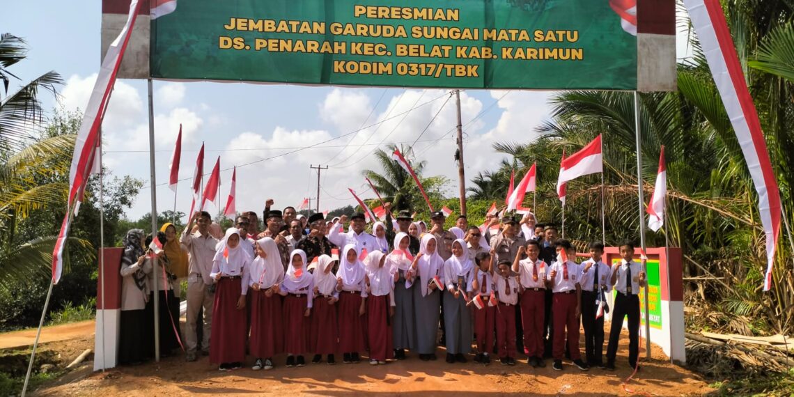 Danramil 03/Kundur Resmikan 3 Jembatan Perintis Garuda ARMCO Penghubung Desa Penarah dan Sebele