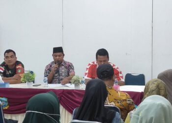 Camat Siantan Syamsir saat Pimpin Rapat Pembentukan Panitia HUT RI ke-81