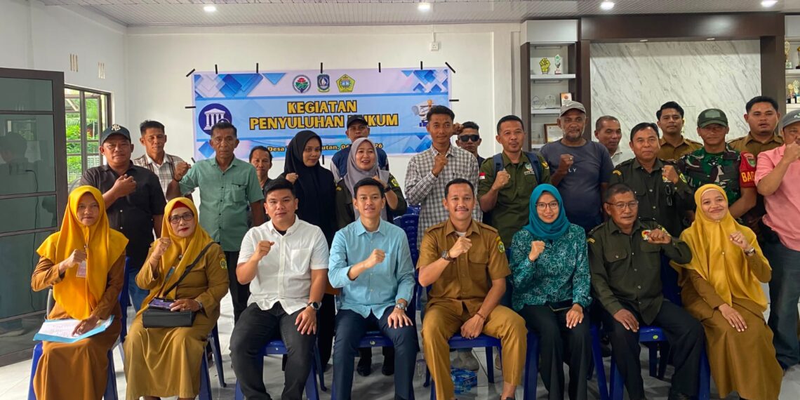 Kejari Karimun Gelar Penyuluhan Hukum Pengelolaan Keuangan Desa di Tanjung Hutan