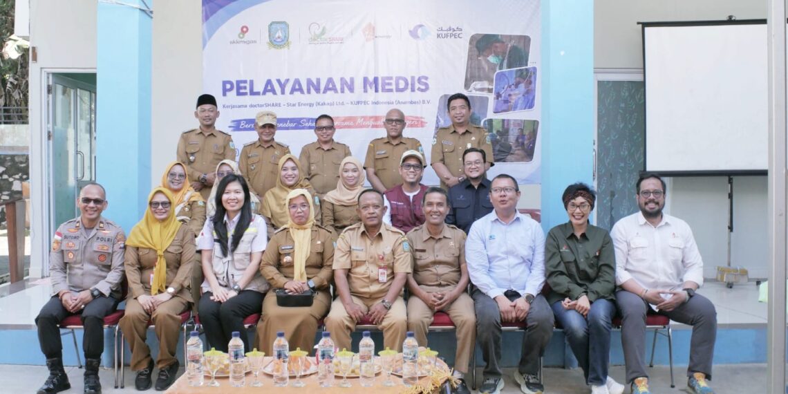 Foto bersama Usai acara Pembukaan dalam program Pelayanan Medis Gratis bersama KUFPEC Indonesia (Anambas) B.V. dan Star Energy (Kakap) Ltd. bersama doctorSHARE
