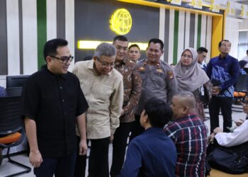 Tinjau Kantah Kota Batam Bersama Komisi II DPR RI, Wamen ATR/Waka BPN Pastikan Pelayanan Pertanahan Berjalan Efisien