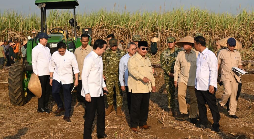 Dampingi Presiden Prabowo Panen Raya di Malang, Menteri Nusron: Ketahanan Pangan Butuh Kepastian Hukum Tanah