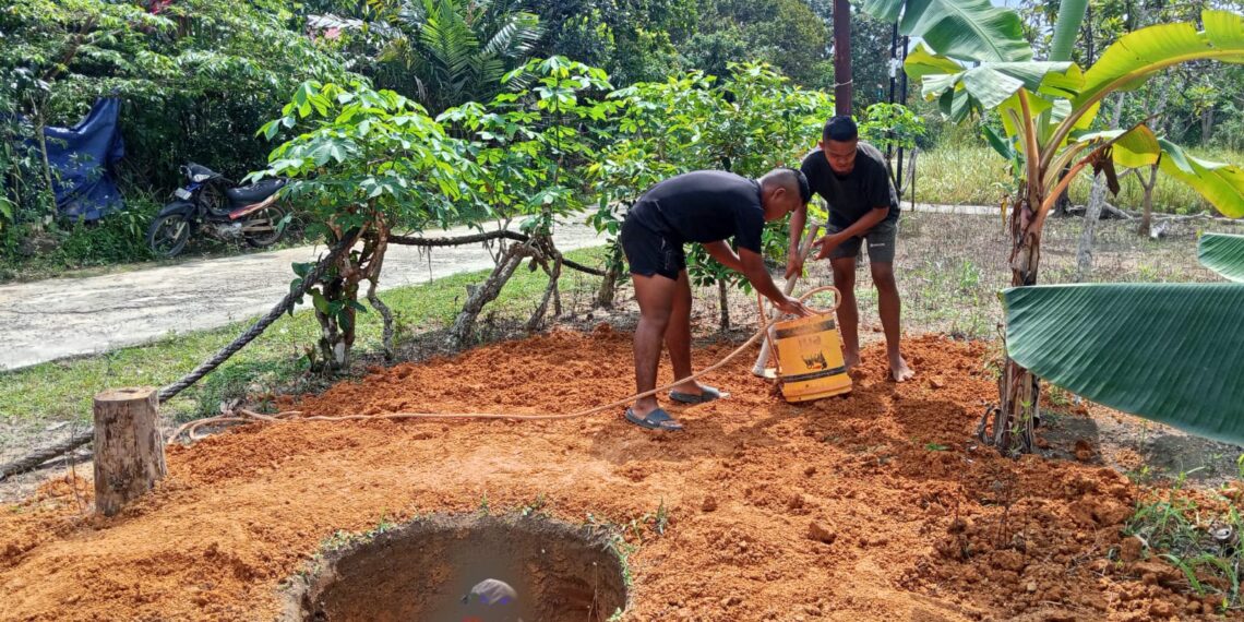 Harapan Warga Busung Mengalir Bersama Pembangunan Sumur TMMD Ke-129 Kodim 0315/TPI