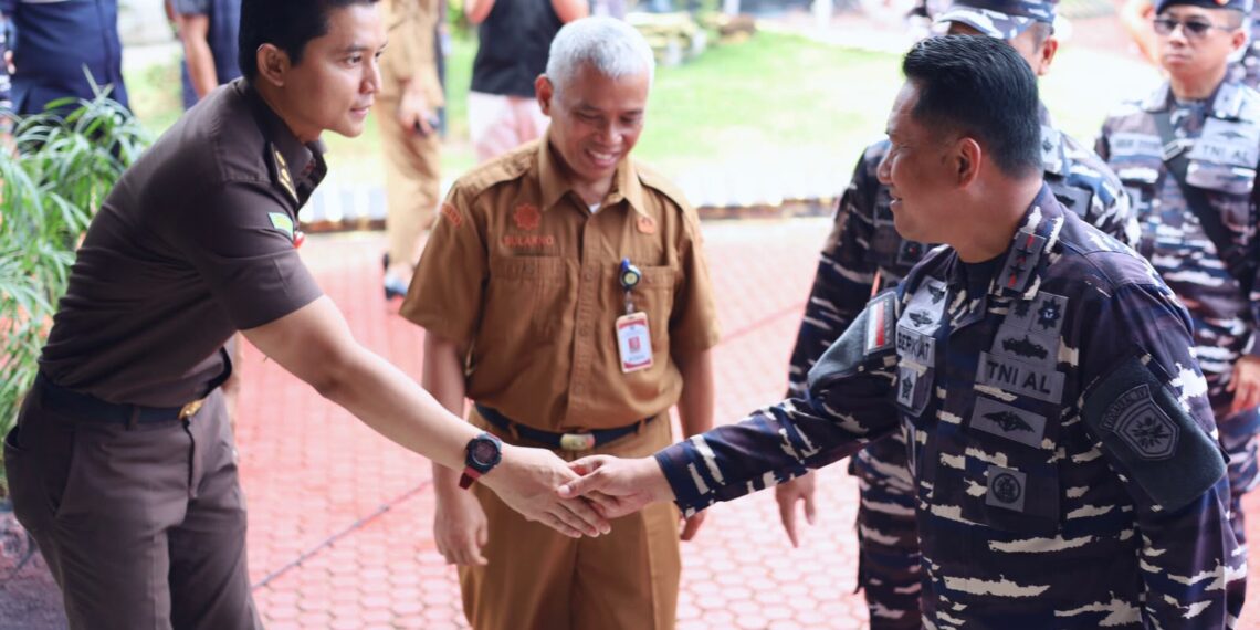 Kejari Karimun Hadiri Konfrensi Pers Penggagalan Penyeludupan 1,9 Ton Pasir Timah Ilegal