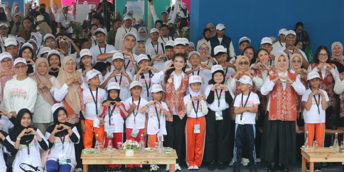 Lepas gadget sejenak, Selvi Ananda ajak ratusan anak Kepri main congklak dan gasing di Hari Anak Nasional