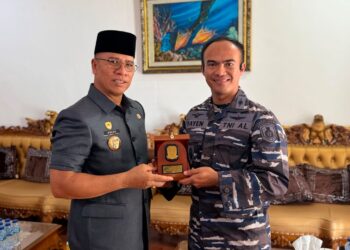 Bupati Aneng Terima Silaturahmi Danlanudal Matak di Rumah Dinas
