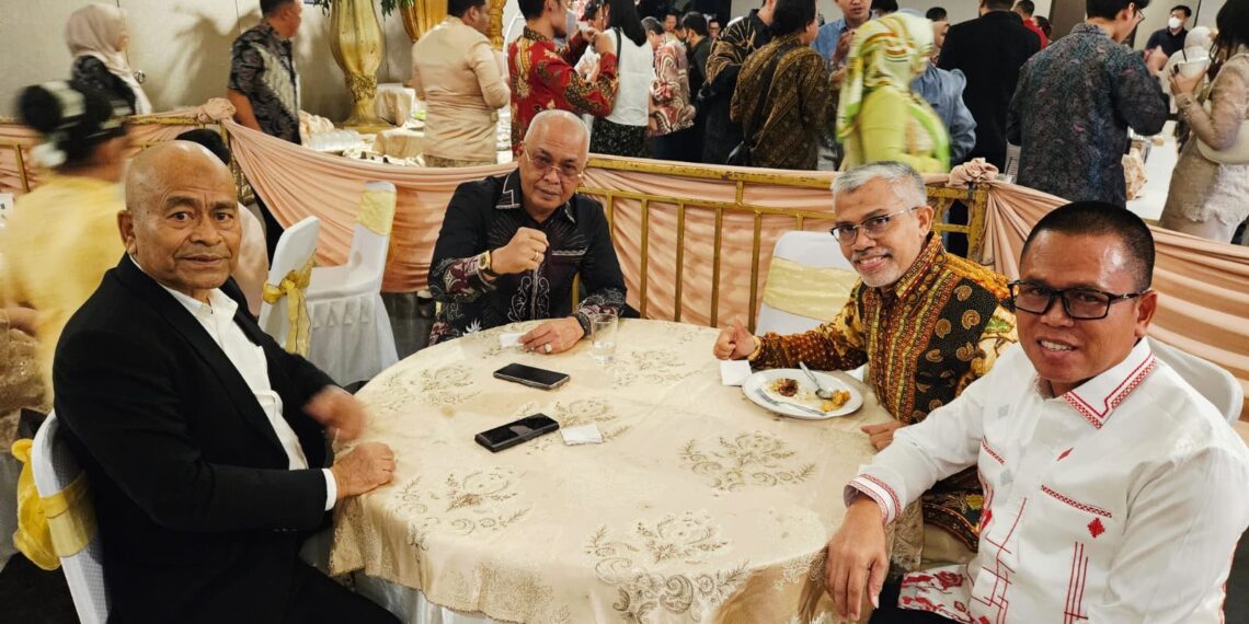 Ketua Dewan Kehormatan PWI, Atal S Depari (kiri), Ketua Umum PWI, Akhmad Munir, Sekretaris DK PWI, Nurcholis MA Basyar, Ketua Umum KJK, Ady Indra Pawennari.