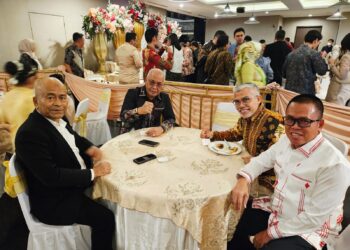 Ketua Dewan Kehormatan PWI, Atal S Depari (kiri), Ketua Umum PWI, Akhmad Munir, Sekretaris DK PWI, Nurcholis MA Basyar, Ketua Umum KJK, Ady Indra Pawennari.