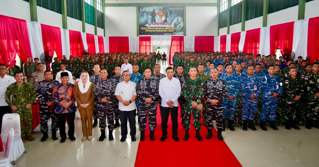 Menko Polkam Beri Pengarahan kepada Prajurit TNI dan Polri di Yon Komposit 1/Gardapati Natuna