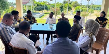 Bhabinkamtibmas Polres Natuna Perkuat Kemitraan dengan Tokoh Masyarakat Demi Jaga Kamtibmas