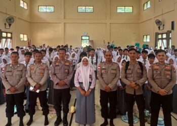 Satbinmas Polres Natuna Edukasi Bahaya Bullying kepada Siswa SMAN 2 Bunguran Timur