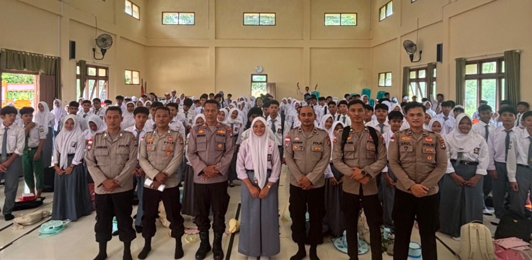 Satbinmas Polres Natuna Edukasi Bahaya Bullying kepada Siswa SMAN 2 Bunguran Timur
