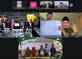 (STAI) Natuna saat melakukan penandatanganan Memorandum of Understanding (MoU) dengan Universiti Sultan Zainal Abidin (UniSZA), Terengganu, Malaysia yang dilaksanakan secara daring melalui Zoom Meeting dari Ruang Multimedia STAI Natuna