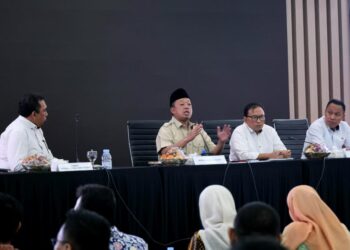 Kementerian ATR/BPN saat menyosialisasikan pentingnya pengadministrasian dan pendaftaran tanah ulayat kepada masyarakat hukum adat di Tana Toraja, Sulawesi Selatan.