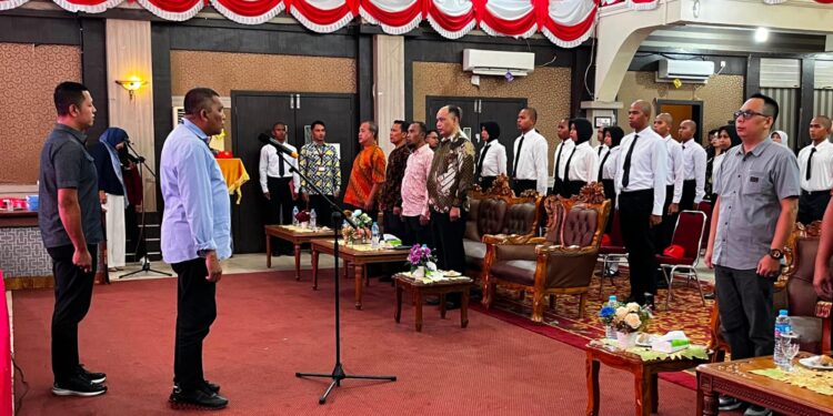 Pembukaan Pemusatan Pendidikan dan Pelatihan (Diklat) calon Pasukan Pengibar Bendera Pusaka (Paskibraka) tingkat Kabupaten Karimun angkatan XXVII Tahun 2026 di Gedung Nasional Karimun, Jumat (7/8) malam.