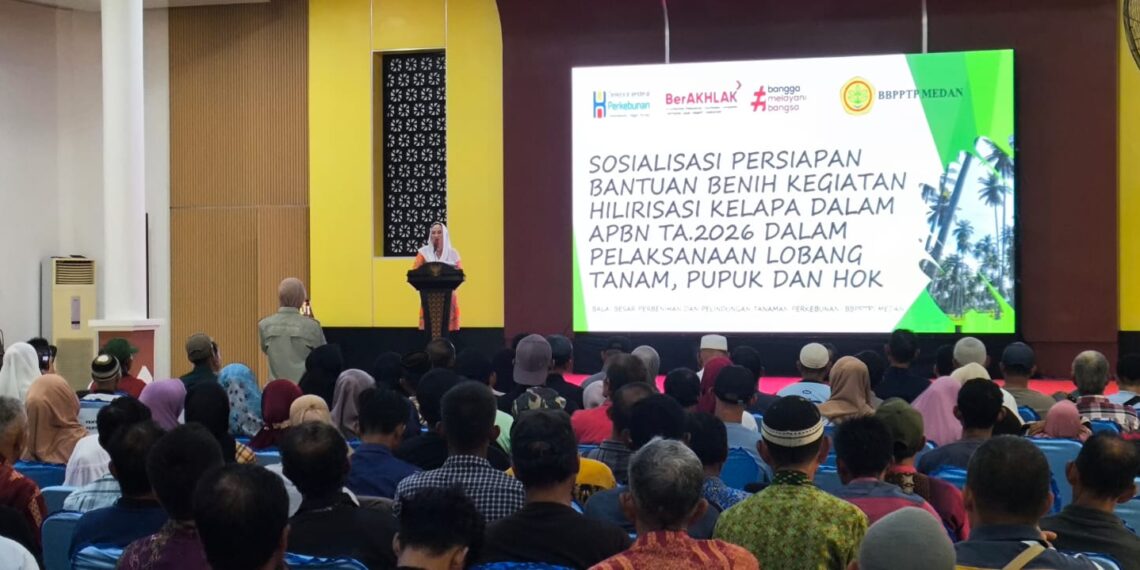 Bupati Natuna Cen Sui Lan saat memberikan sambutan pada acara sosialisasi persiapan pelaksanaan program Hilirisasi Kelapa Dalam dari Kementerian Pertanian (Kementan) di Provinsi Kepulauan Riau (Kepri) tahun anggaran 2026 melalui Dinas Ketahanan Pangan dan Pertanian di Gedung Sri Serindit Ranai.