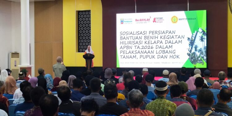 Bupati Natuna Cen Sui Lan saat memberikan sambutan pada acara sosialisasi persiapan pelaksanaan program Hilirisasi Kelapa Dalam dari Kementerian Pertanian (Kementan) di Provinsi Kepulauan Riau (Kepri) tahun anggaran 2026 melalui Dinas Ketahanan Pangan dan Pertanian di Gedung Sri Serindit Ranai.