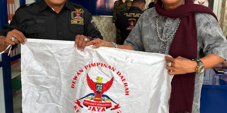 Ketua DPD GRIB Jaya Kepri Serahkan SK, Dian Bangun Sari Siap Besarkan GRIB Jaya Karimun