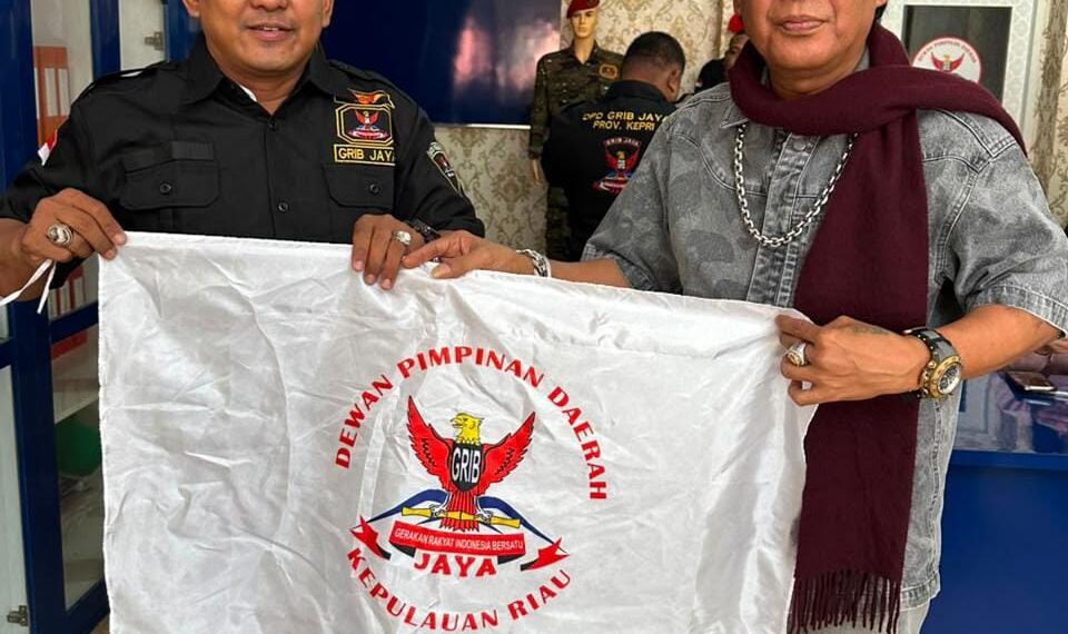 Ketua DPD GRIB Jaya Kepri Serahkan SK, Dian Bangun Sari Siap Besarkan GRIB Jaya Karimun