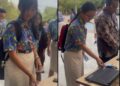 Siswa Siswi SMP Swasta Santo Yusup Karimun sedang mempraktekkan Absensi Chip RFID