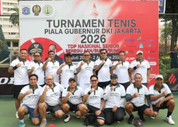 Kementerian Agraria dan Tata Ruang/Badan Pertanahan Nasional (ATR/BPN) saat melakukan poto bersama pada kegiatan Turnamen Tenis Piala Gubernur DKI Jakarta 2026 Beregu ASN/BUMN/BUMD yang digelar di Lapangan Tenis Hotel Borobudur, Jakarta