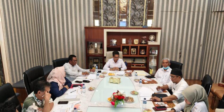 Rapat Umum Pemegang Saham Luar Biasa (RUPS LB) yang digelar di Rumah Dinas Bupati Karimun, Rabu (2/9/2026) sore, pemegang saham menetapkan Siska Naritasari sebagai Direktur Utama BPR Tuah Karimun.
