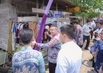 Wamen Ossy Serahkan Sertipikat bagi MBR di Kalsel, Dukung Penyediaan Rumah Layak Huni Lewat Legalitas Tanah