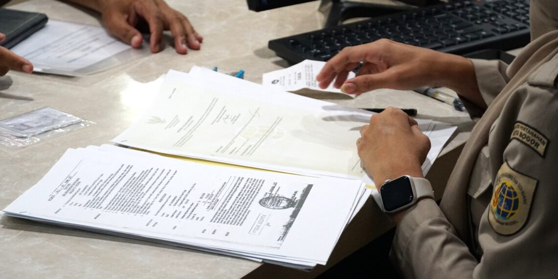 Sudah Beli Tanah, tetapi Nama di Sertipikat Masih Penjual? Segera Proses Peralihan Hak Anda