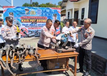 Polsek Jemaja Musnahkan 21 Knalpot Brong Hasil Penindakan