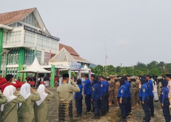 Bupati Aneng Pimpin Upacara Hari Jadi ke-24 Provinsi Kepri di Anambas