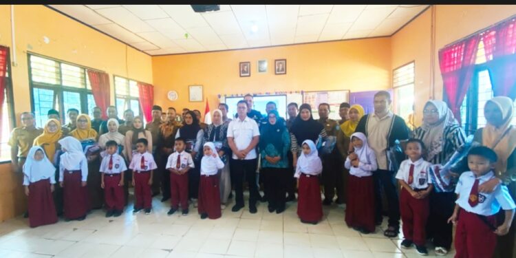 Aneng Realisasikan Program Seragam dan Perlengkapan Sekolah Gratis bagi Siswa SD-SMP