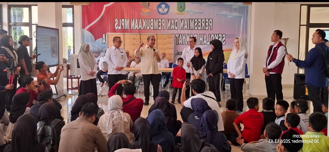 Ketua MPR RI Ahmad Muzani Beri Semangat Siswa Sekolah Rakyat di Natuna