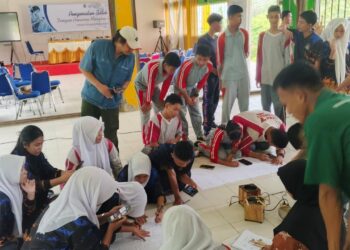 Medco E&P Kenalkan Batik Pewarna Alami Mangrove kepada Pelajar SMKN 1 Anambas