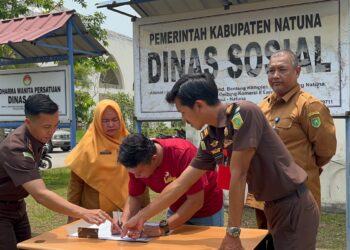 Kejari Natuna Serahkan Tersangka Narkotika untuk Rehabilitasi Sosial