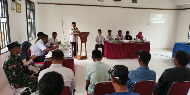 Kades landak Amirullah saat berikan sambutan