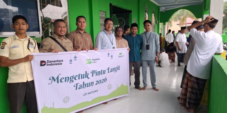 Ketuk Pintu Langit, Pegadaian Natuna Tebar Berkah dengan 100 Paket Nasi untuk Jamaah Jumat